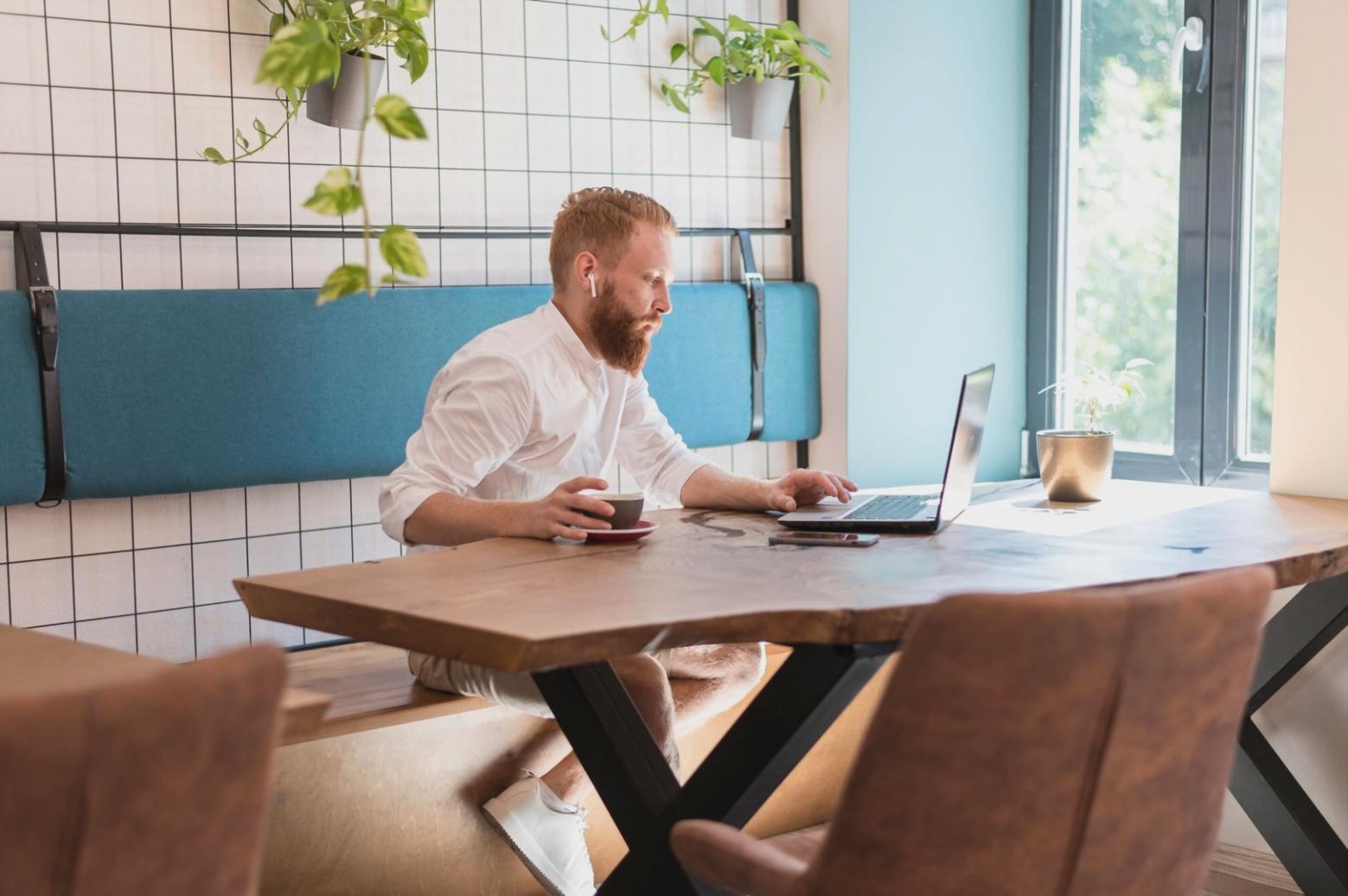 Financial data analysis and business reporting workspace